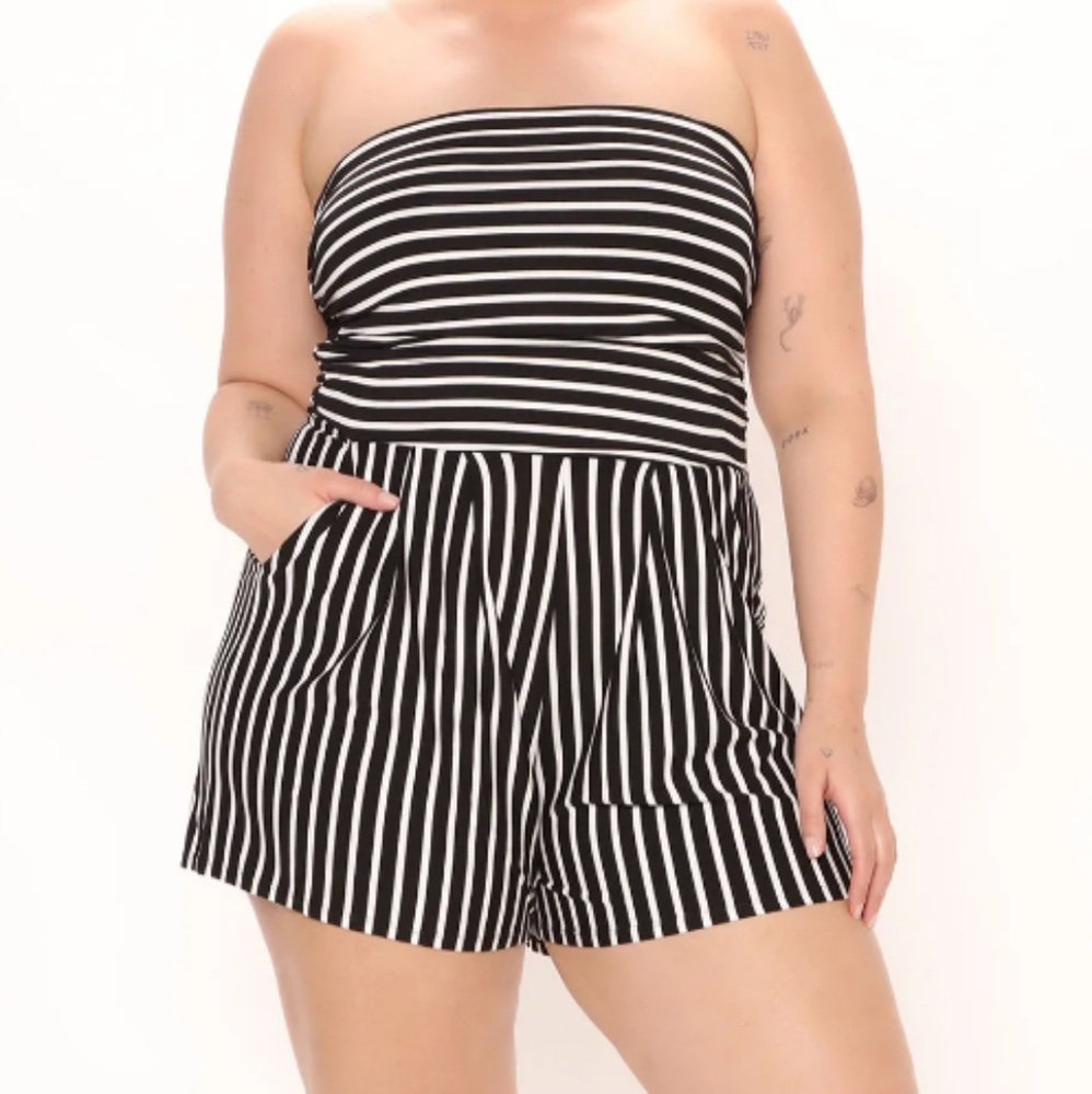 Women strapless shorts romper, navy blue and White stripes size 1x by Heart Hips